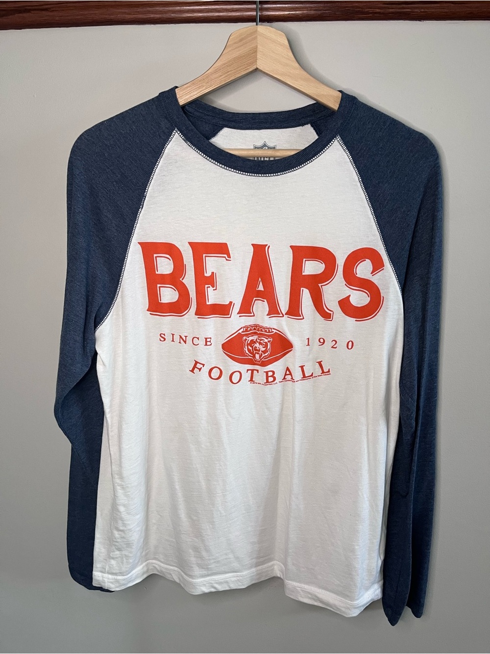 NFL Team Apparel Chicago Bears Mens Small Raglan Long Sleeve Shirt Navy White